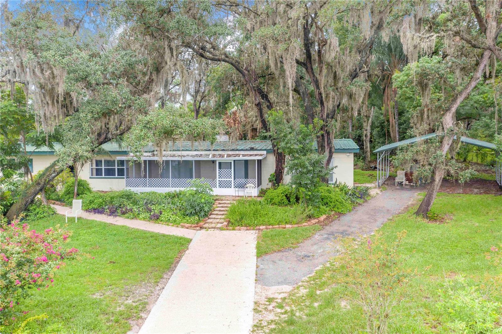 490 Twin Lakes Boulevard — photo