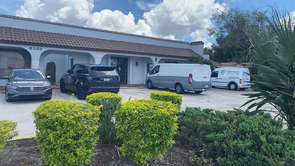 6239 Edgewater Drive — photo