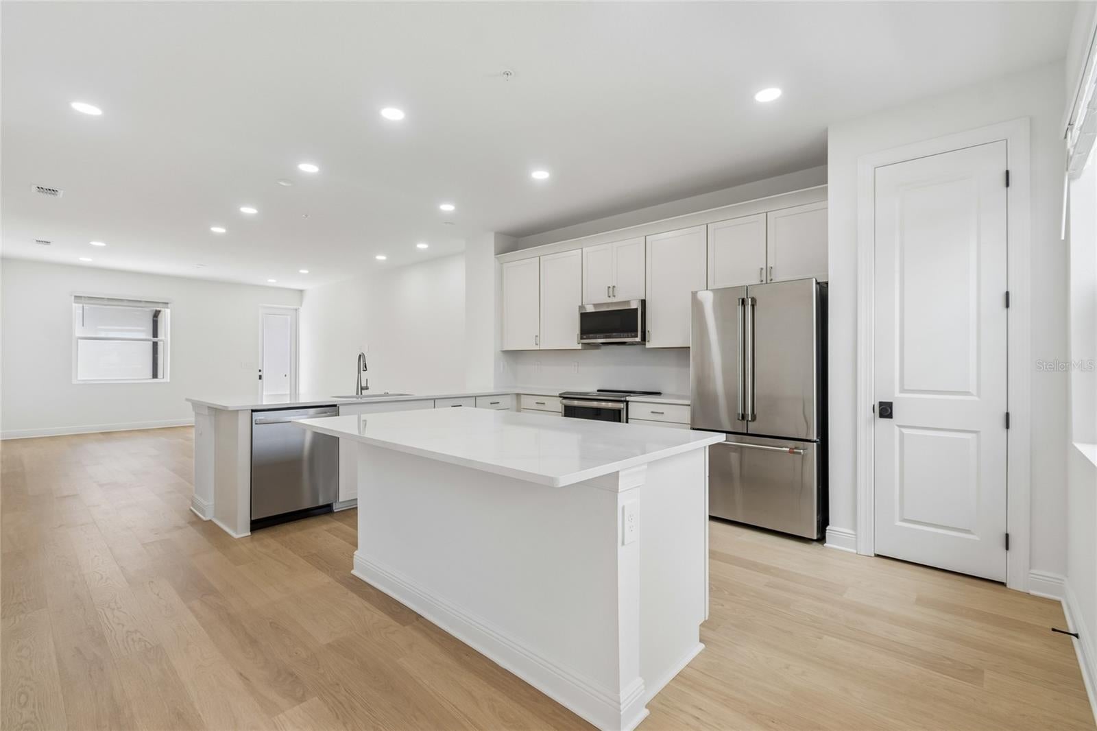 17736 BROADLEAF LOOP, VENICE, FL 34293 — photo 2
