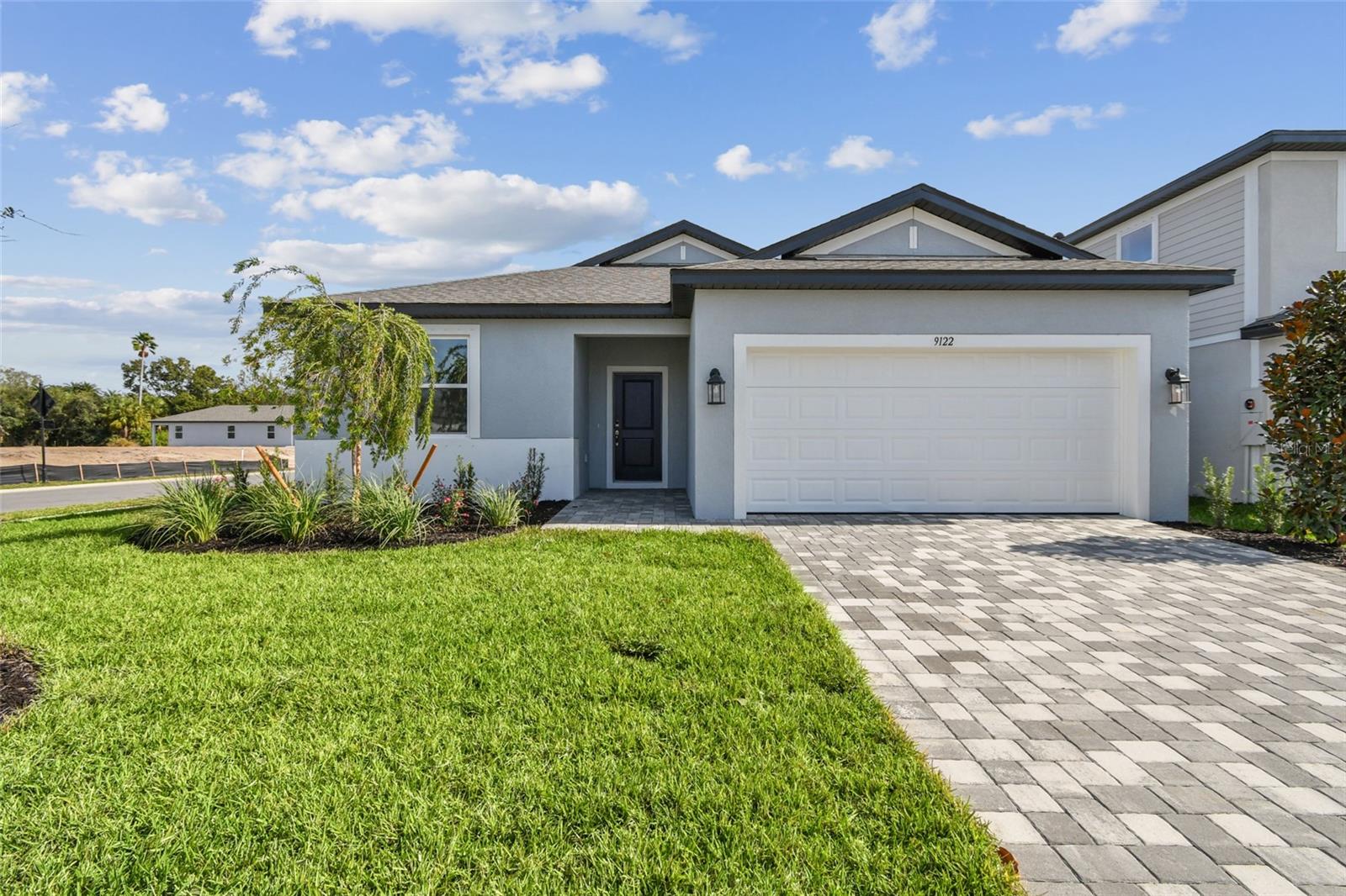 9122 Optimist Way — photo