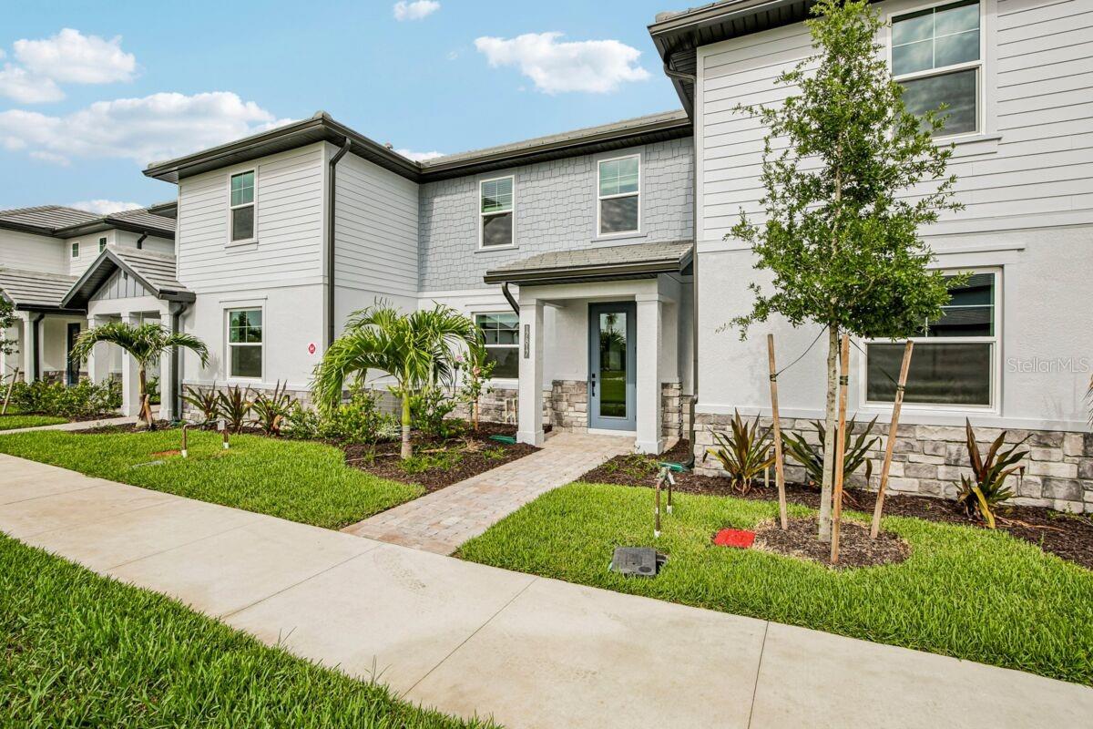 17817 Broadleaf Loop — photo