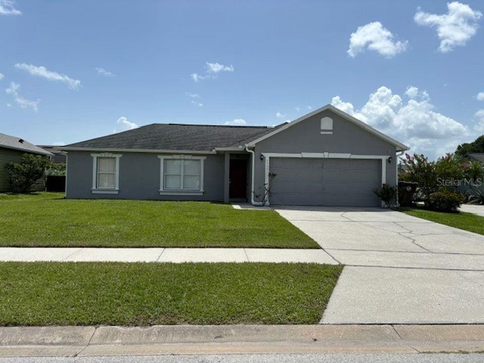2405 Lincolnshire Court — photo