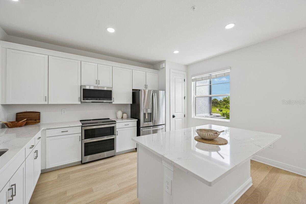 17712 BROADLEAF LOOP, VENICE, FL 34293 — photo 2