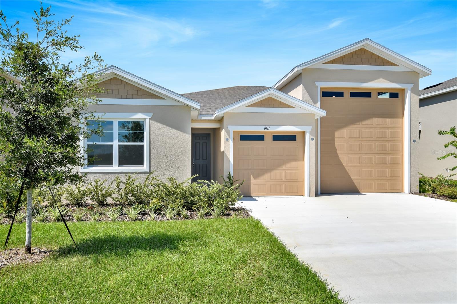 1011 Wisteria Way — photo