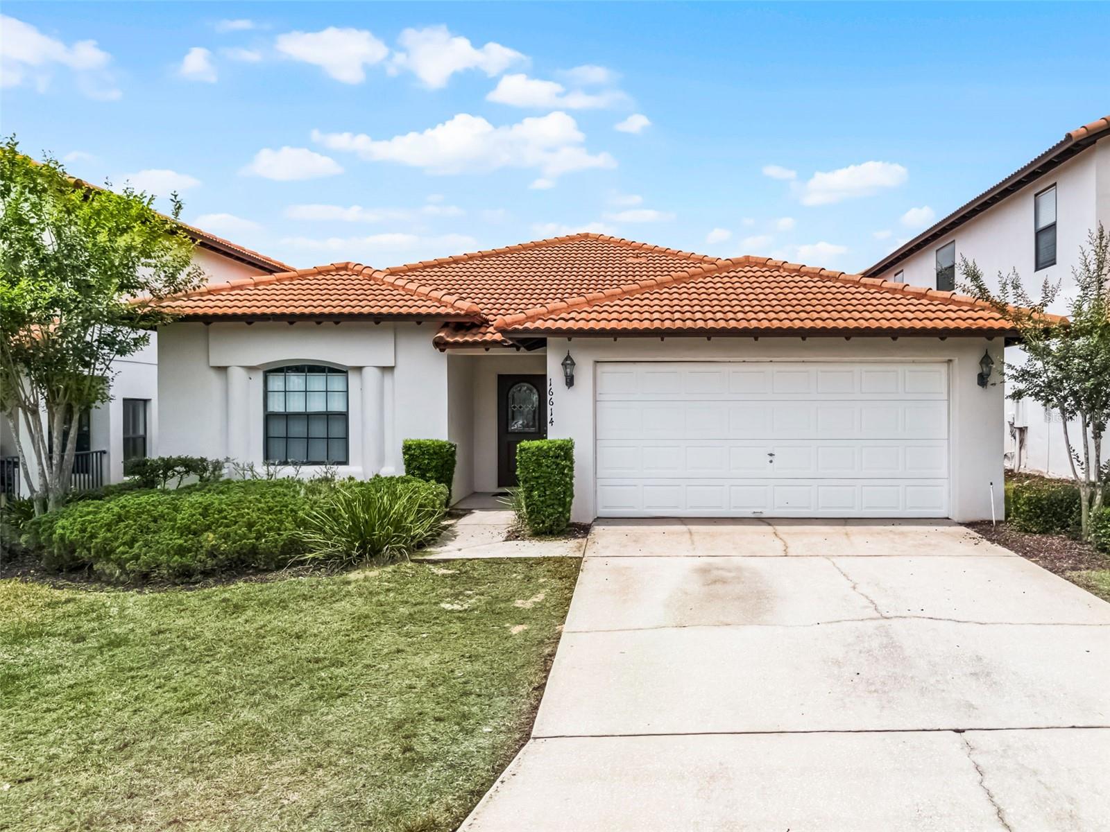 16614 Lazy Breeze Loop — photo