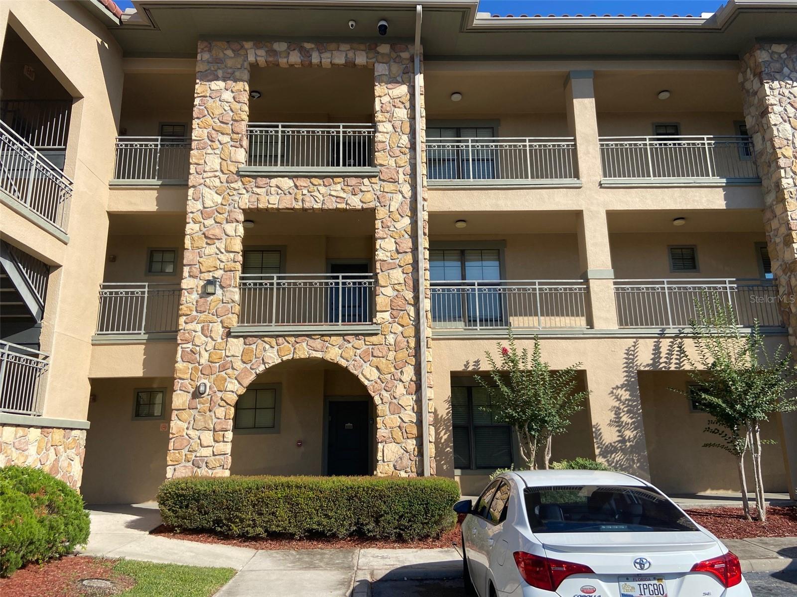 902 Charo Parkway 622 — photo