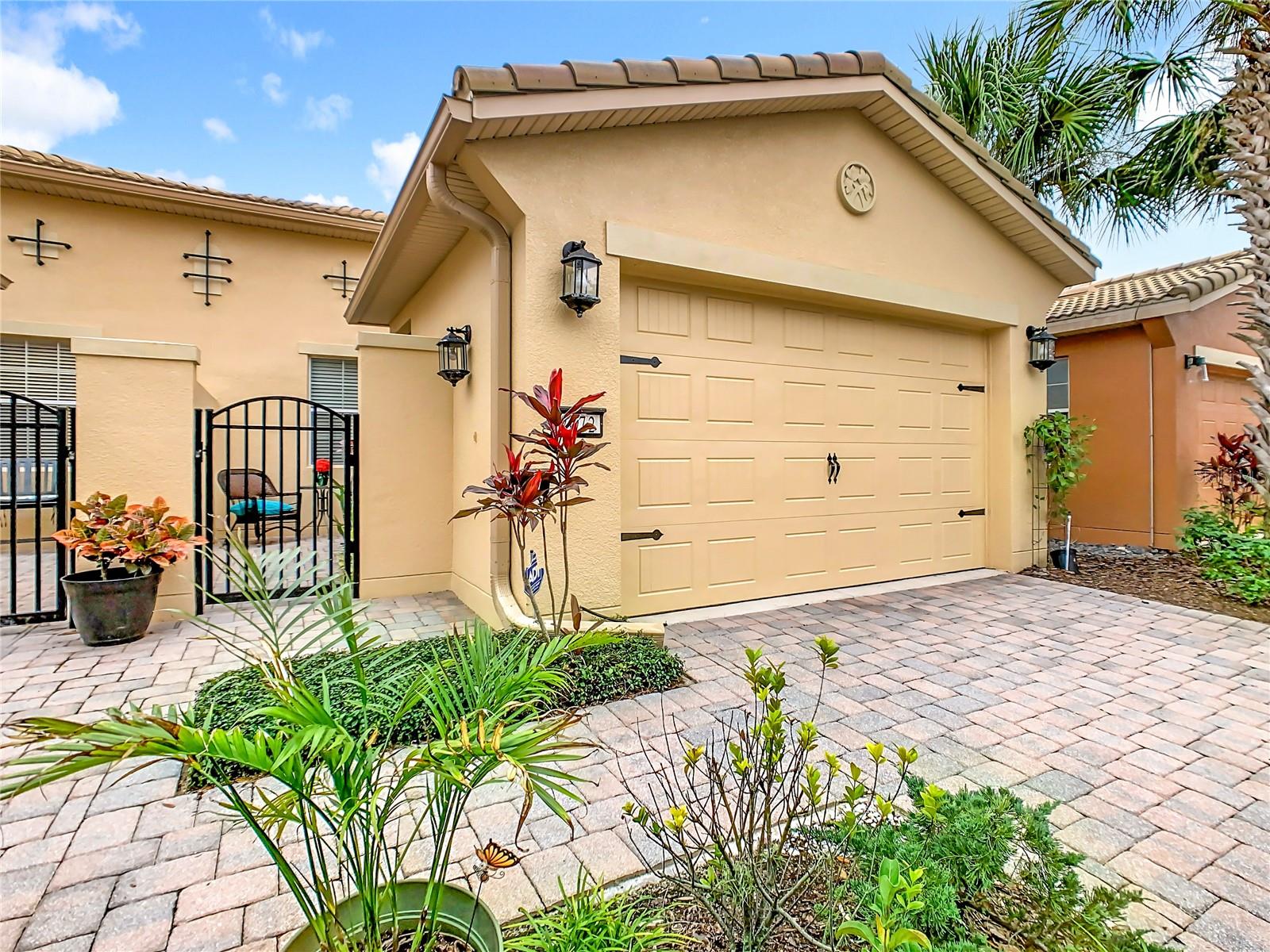 2472 Palm Tree Drive — photo