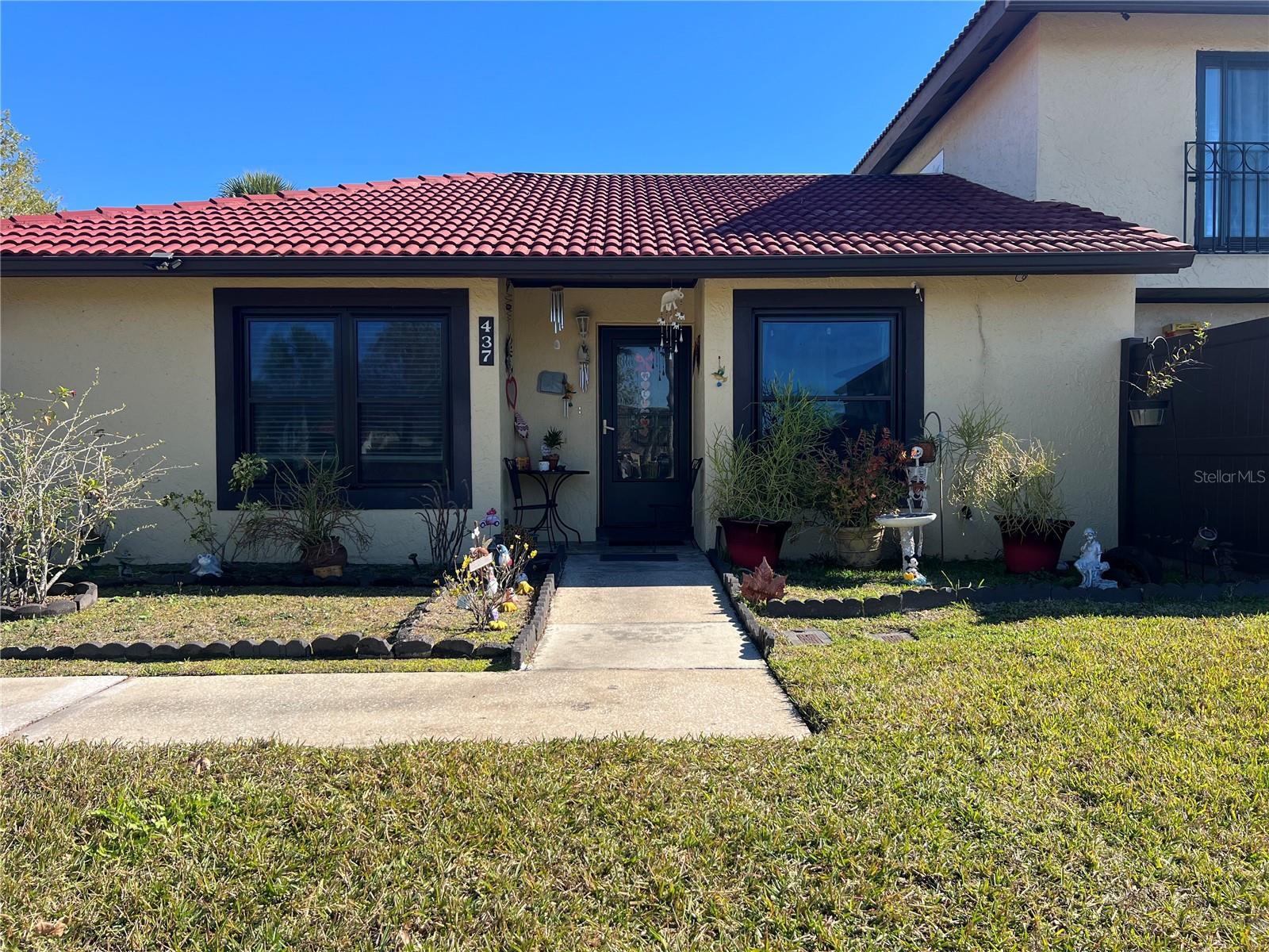 437 Hunter Circle — photo
