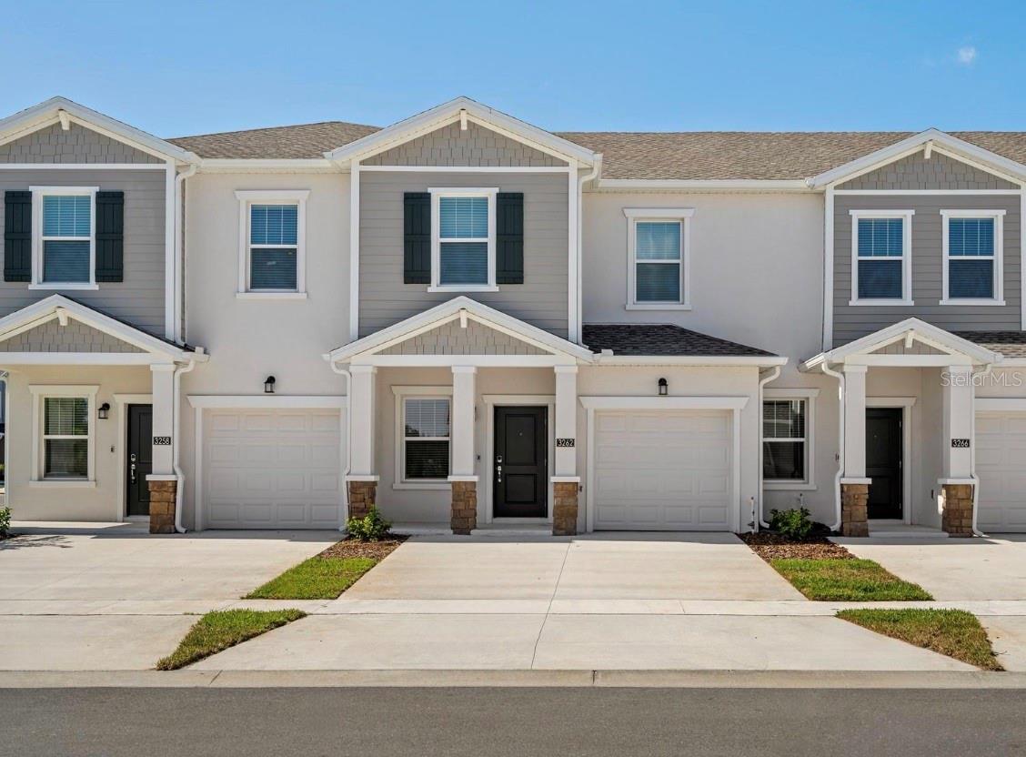 3262 Laurent Loop — photo