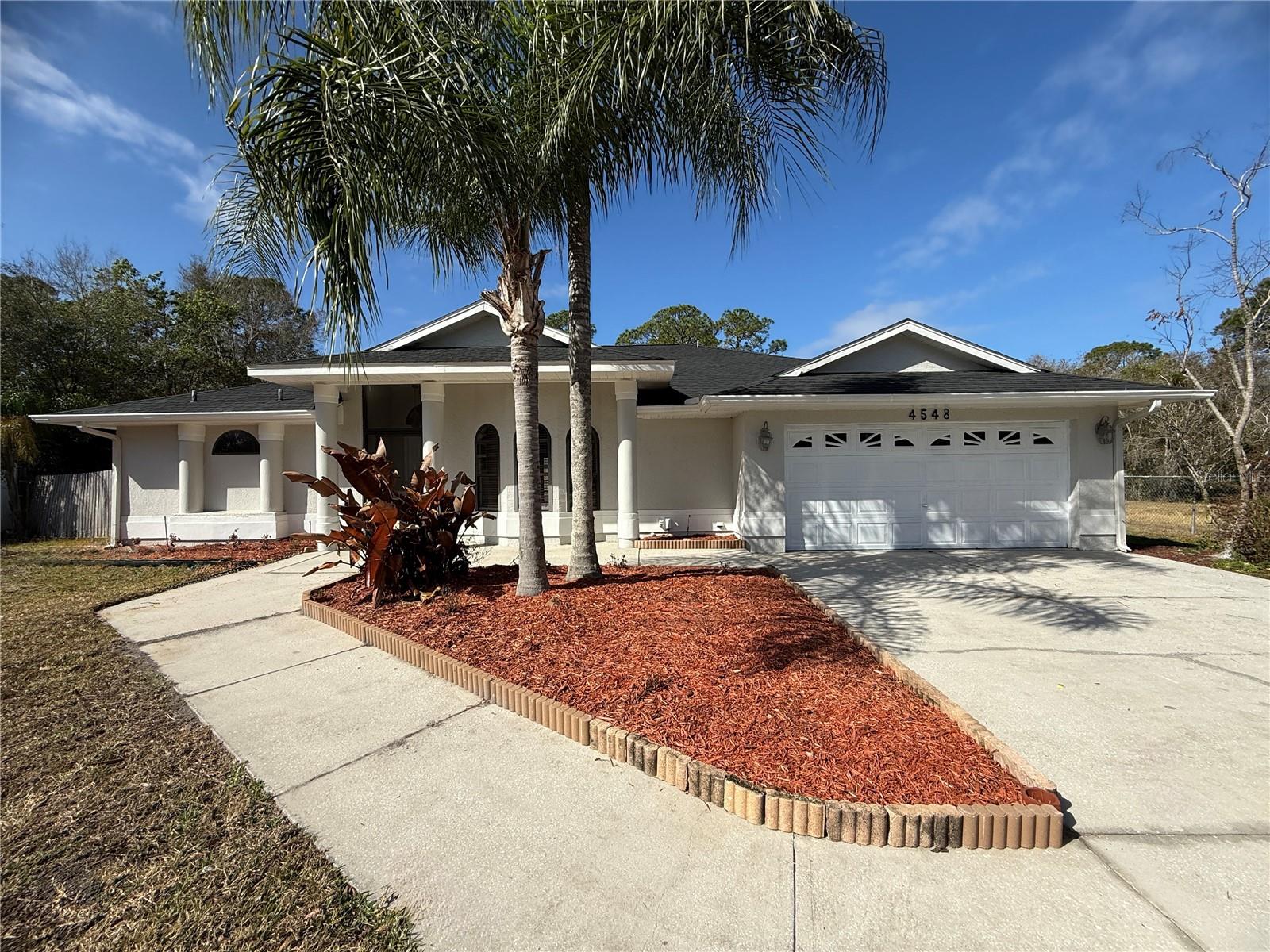 4548 Yorkshire Lane — photo