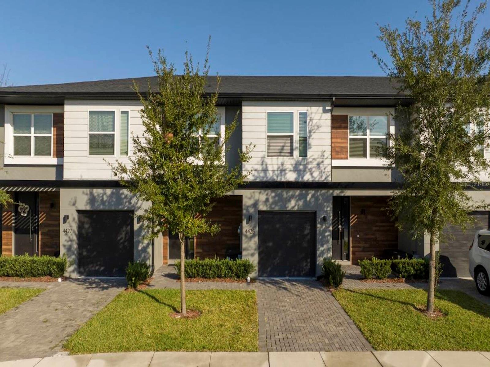 4425 Le Reve Court — photo
