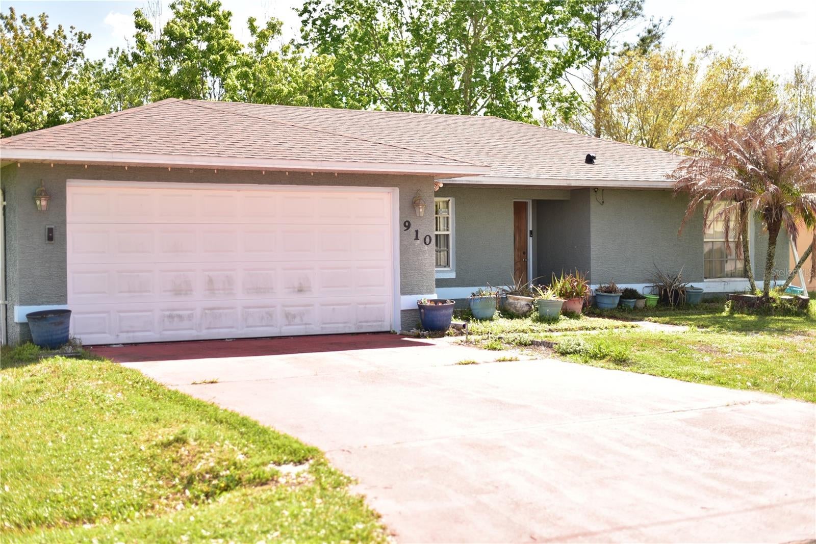 910 Louvre Court — photo