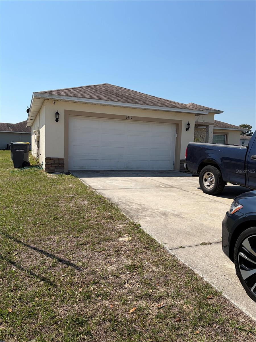 1939 Manatee Drive — photo