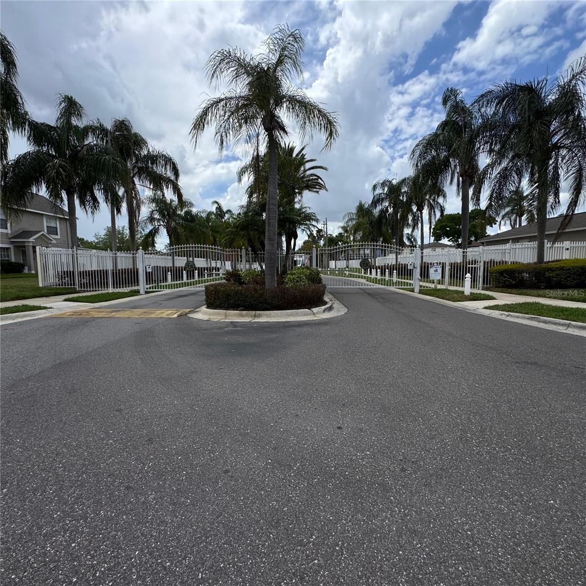 306 Kensington Lake Circle — photo