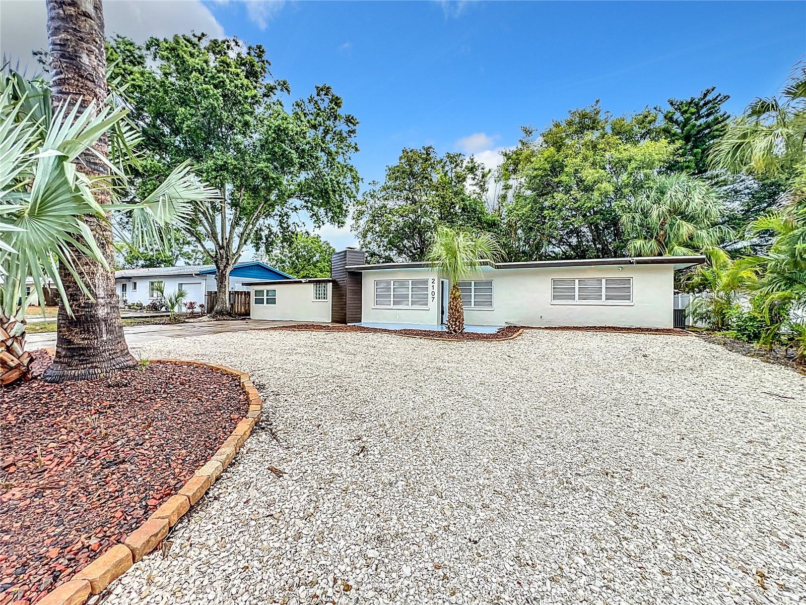 2107 Pine Terrace — photo