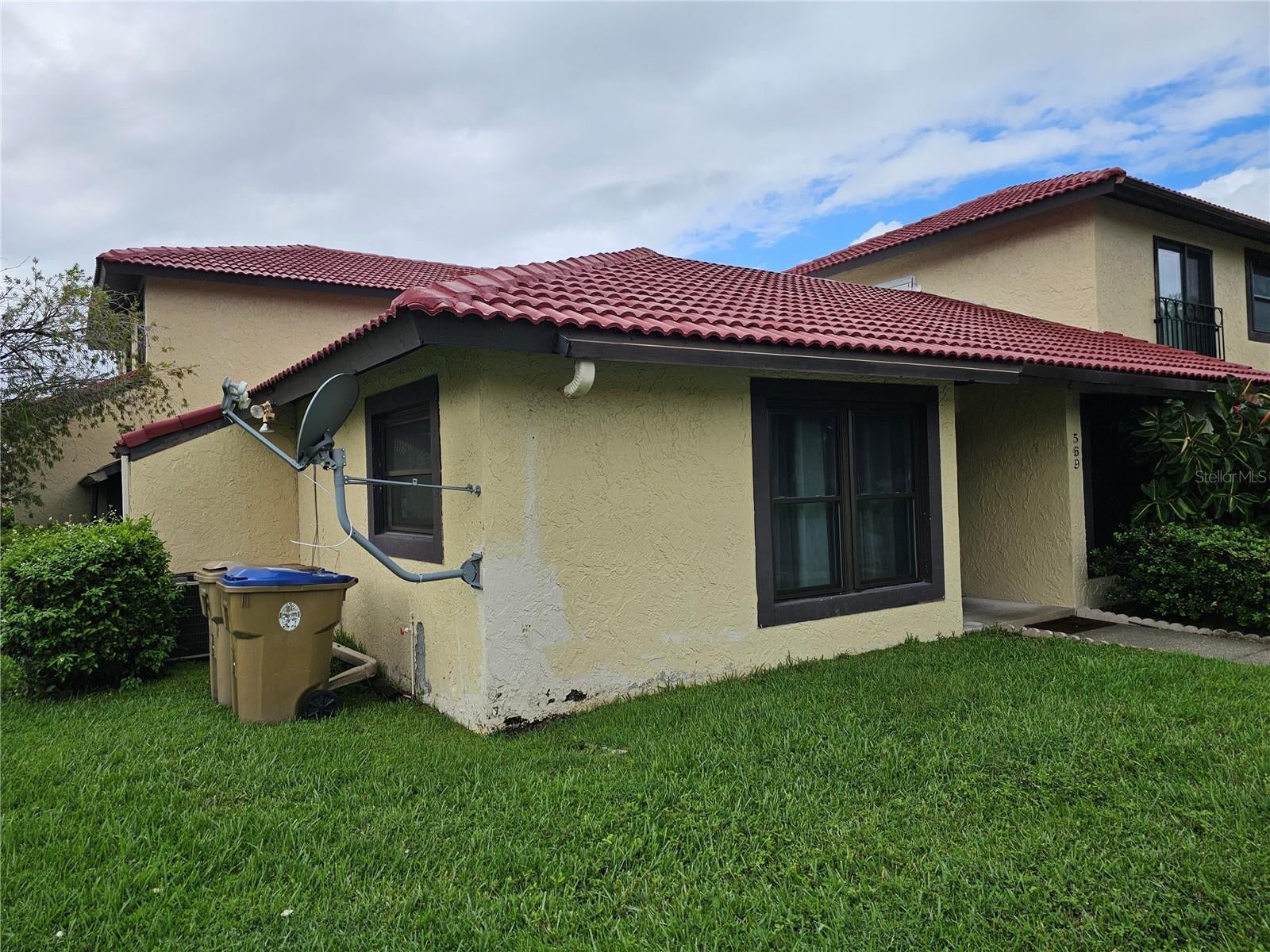 569 Hunter Circle — photo