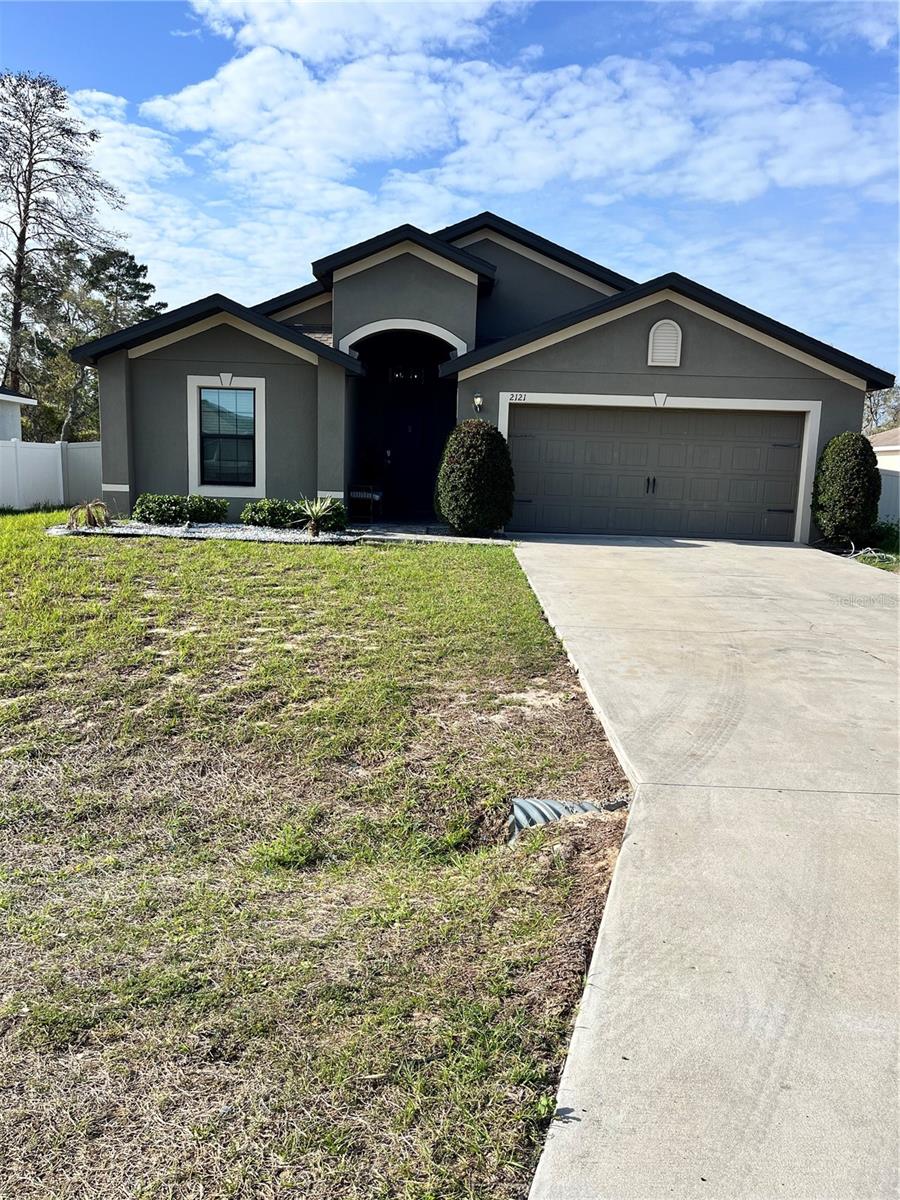 2121 Hibiscus Place — photo