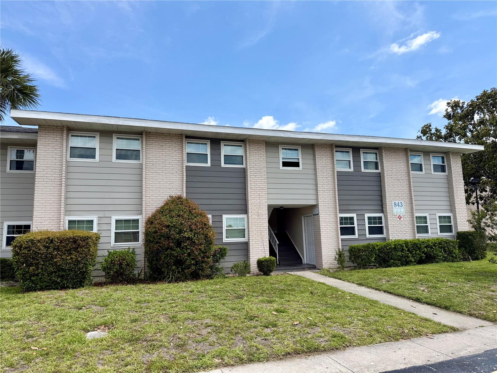 843 Sky Lake Circle D — photo