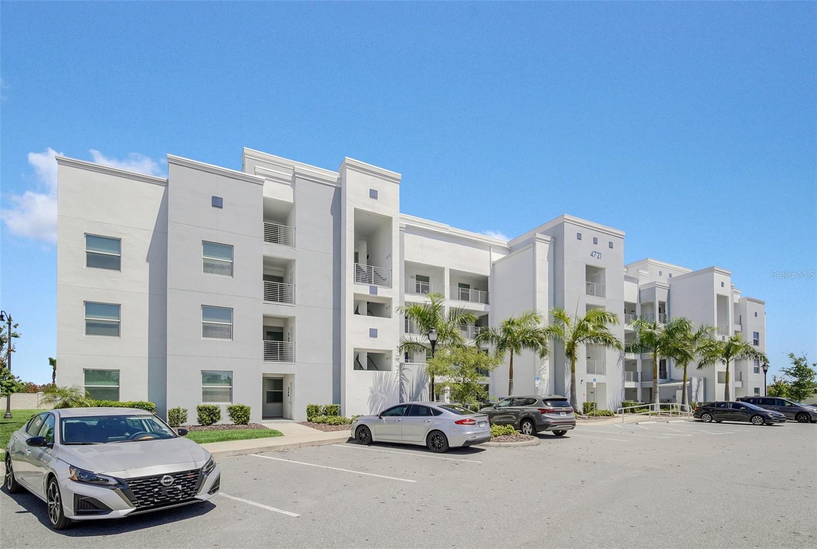 4721 Clock Tower Drive 304 — photo