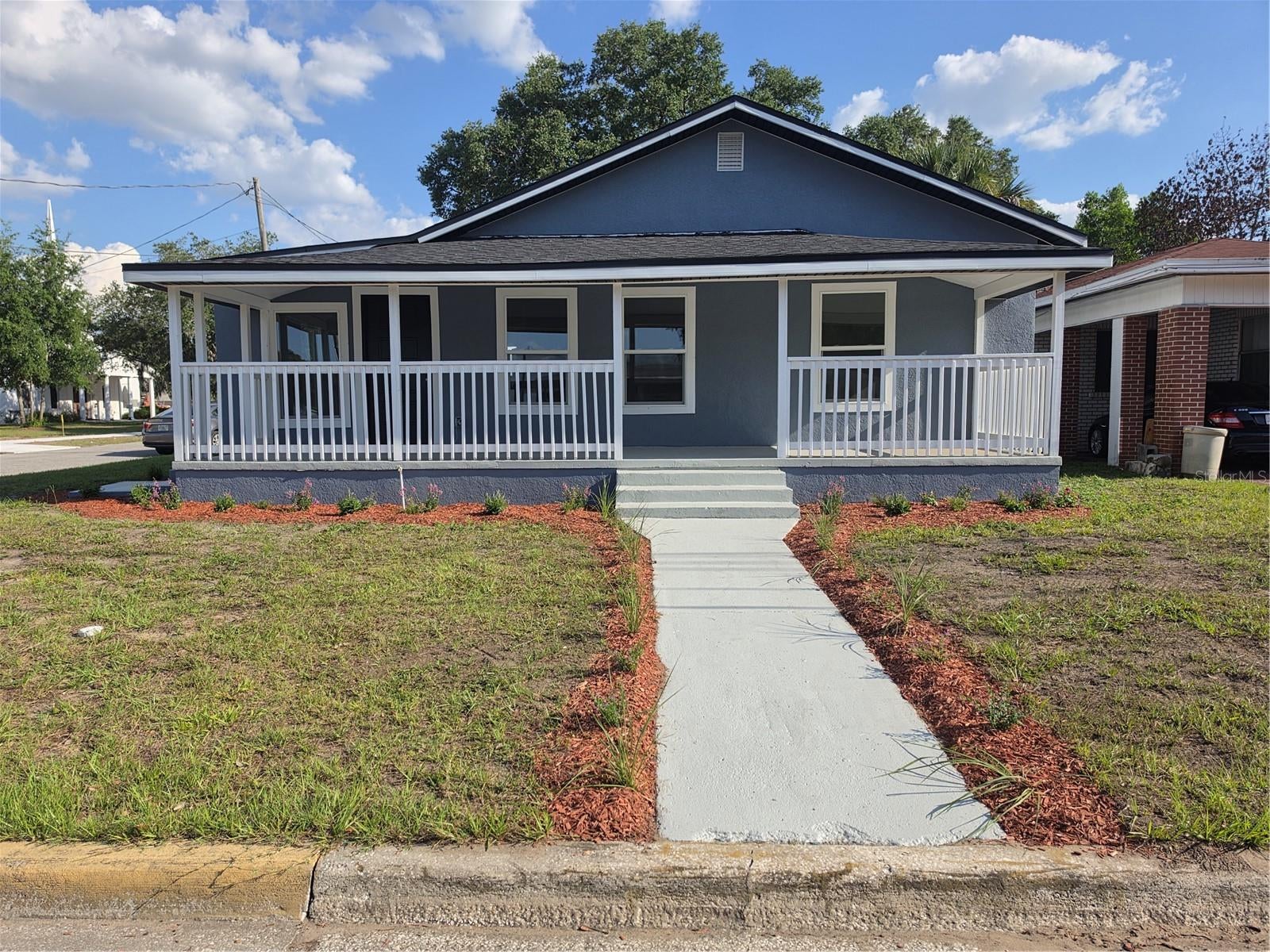 201 Dr J a Wiltshire Avenue W — photo