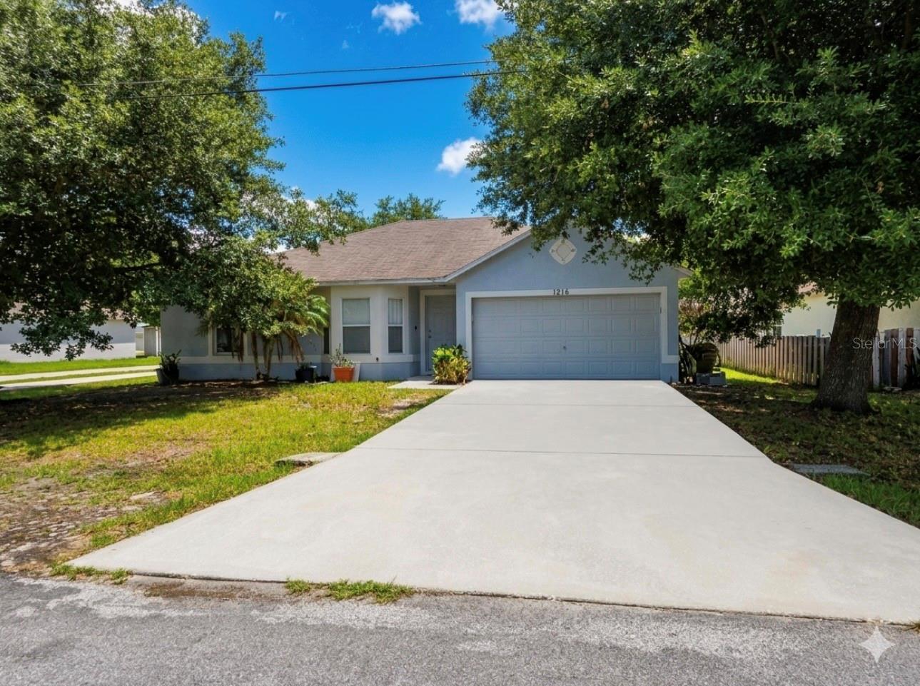 1316 Burnley Court — photo