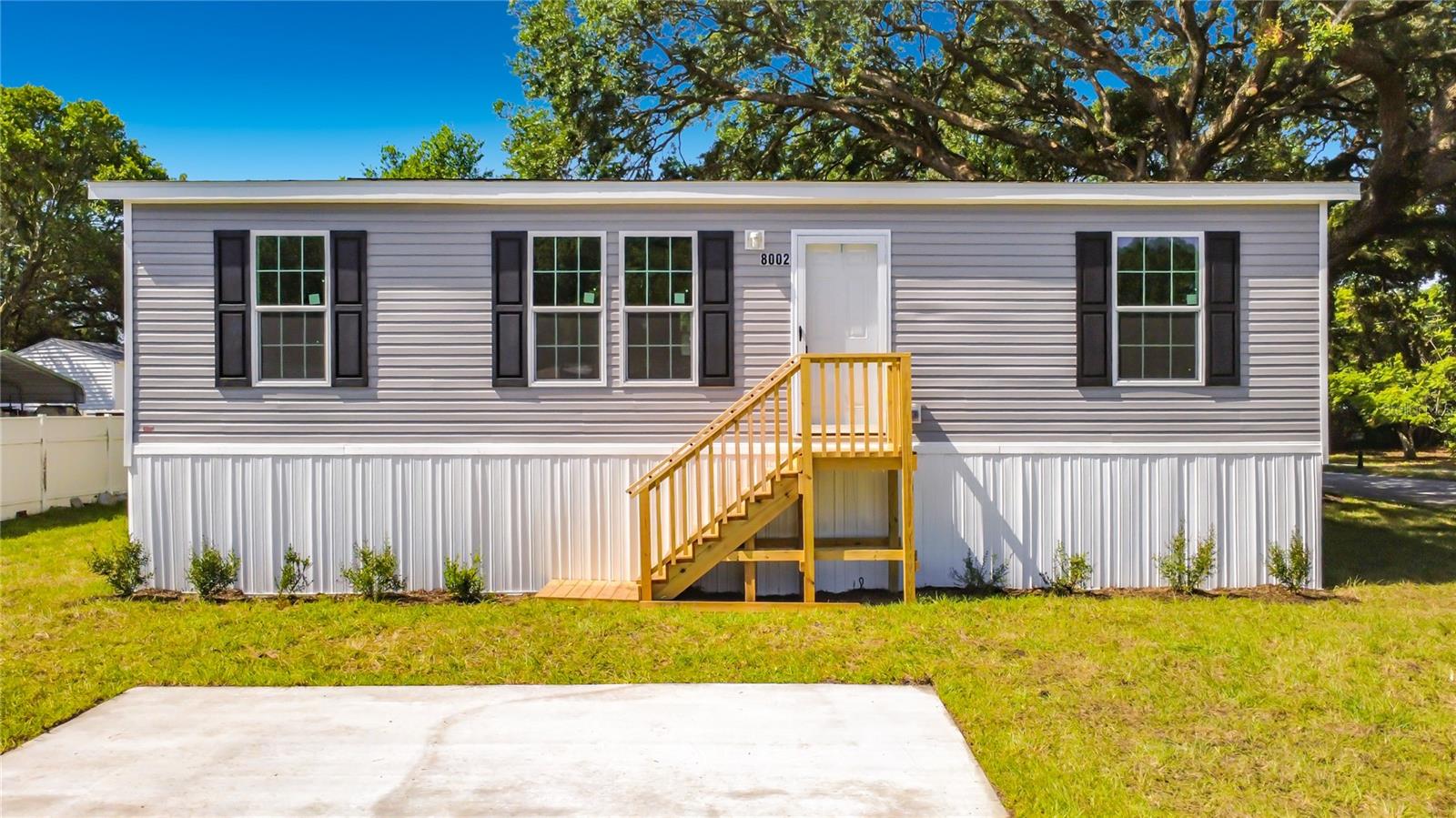 8002 Mobilaire Drive — photo