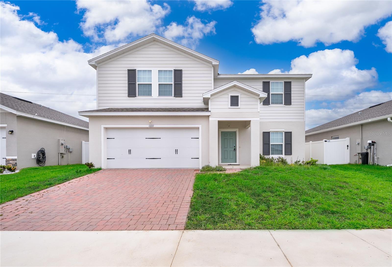 1221 Lexington Lane — photo
