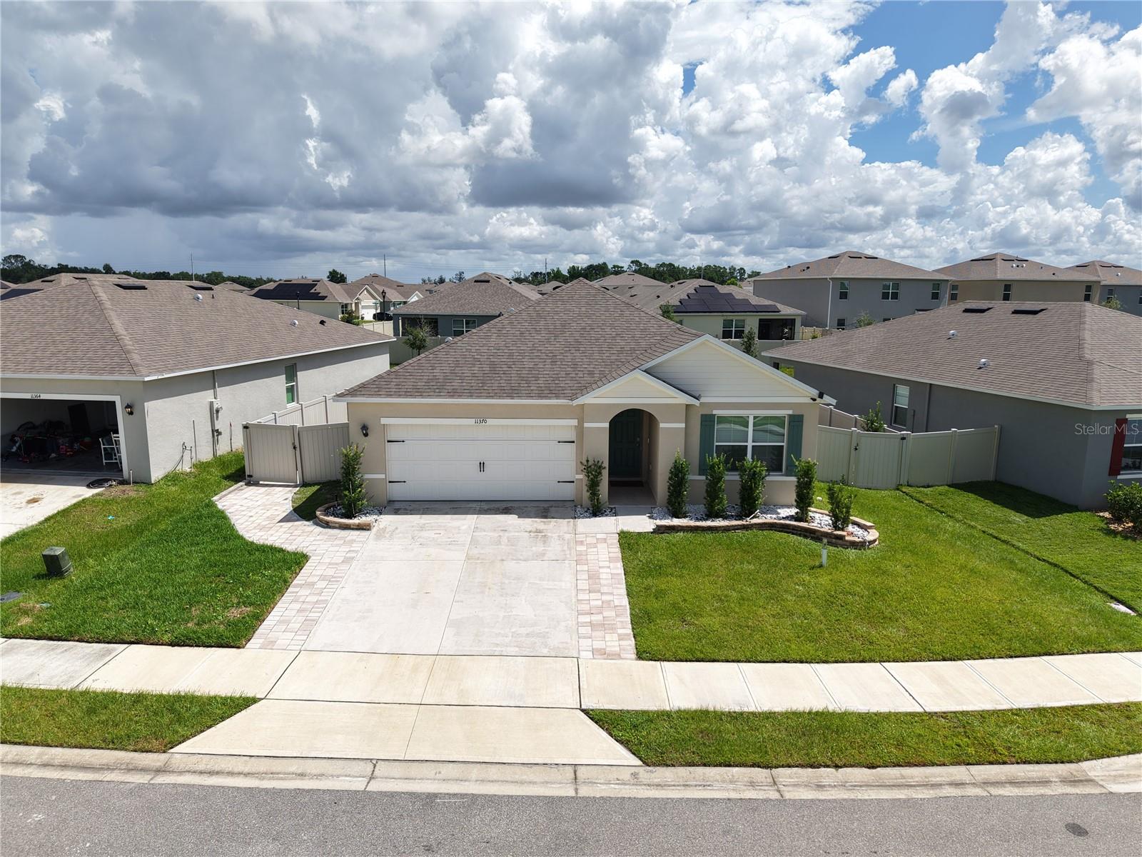 11370 Amber Ridge Drive — photo