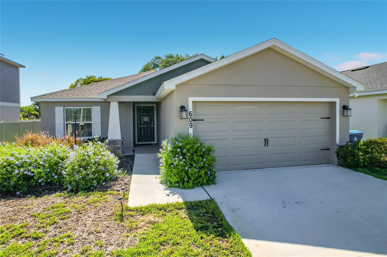 609 Ambleside Drive — photo