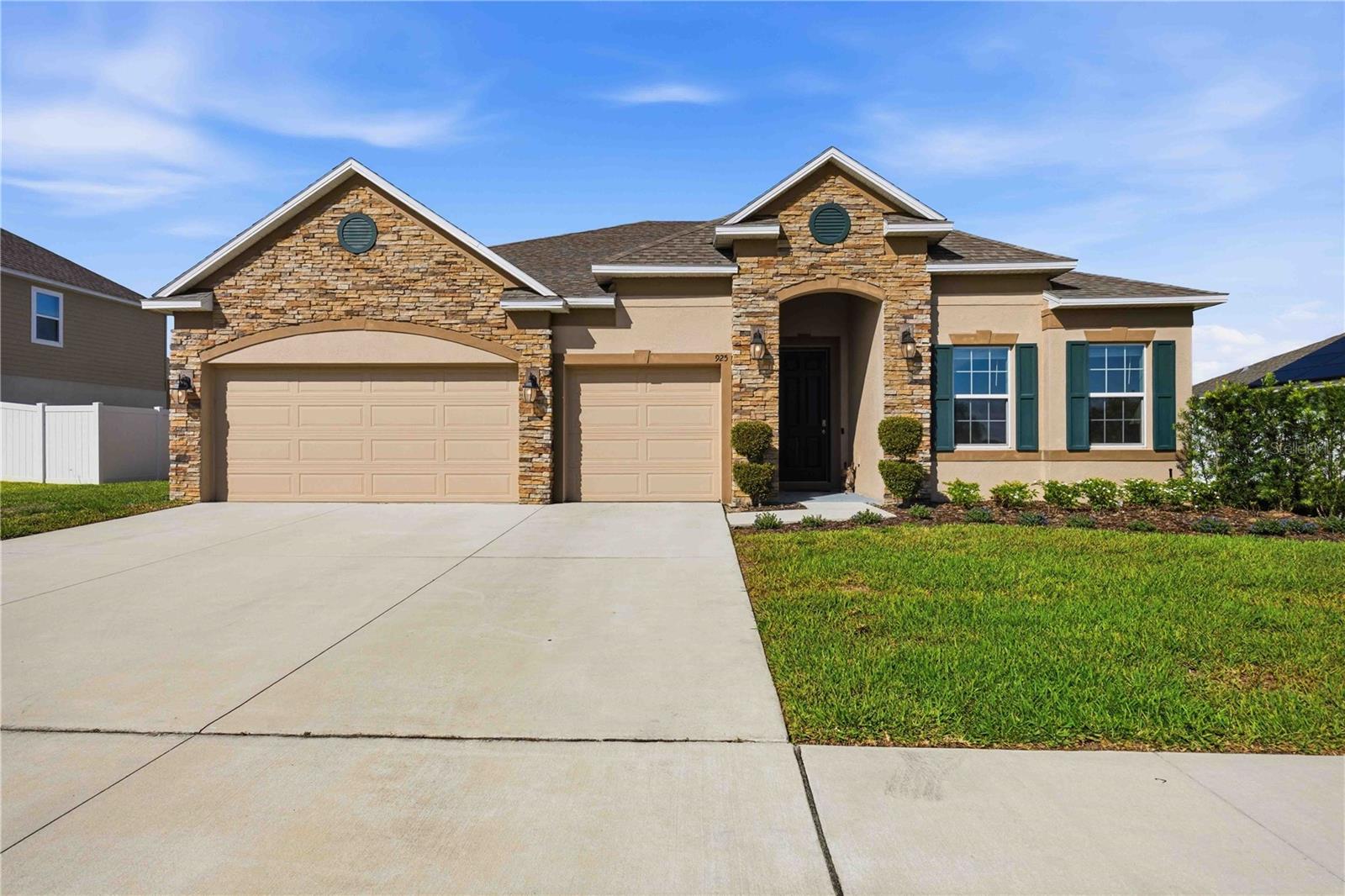 925 Fieldstone Way — photo