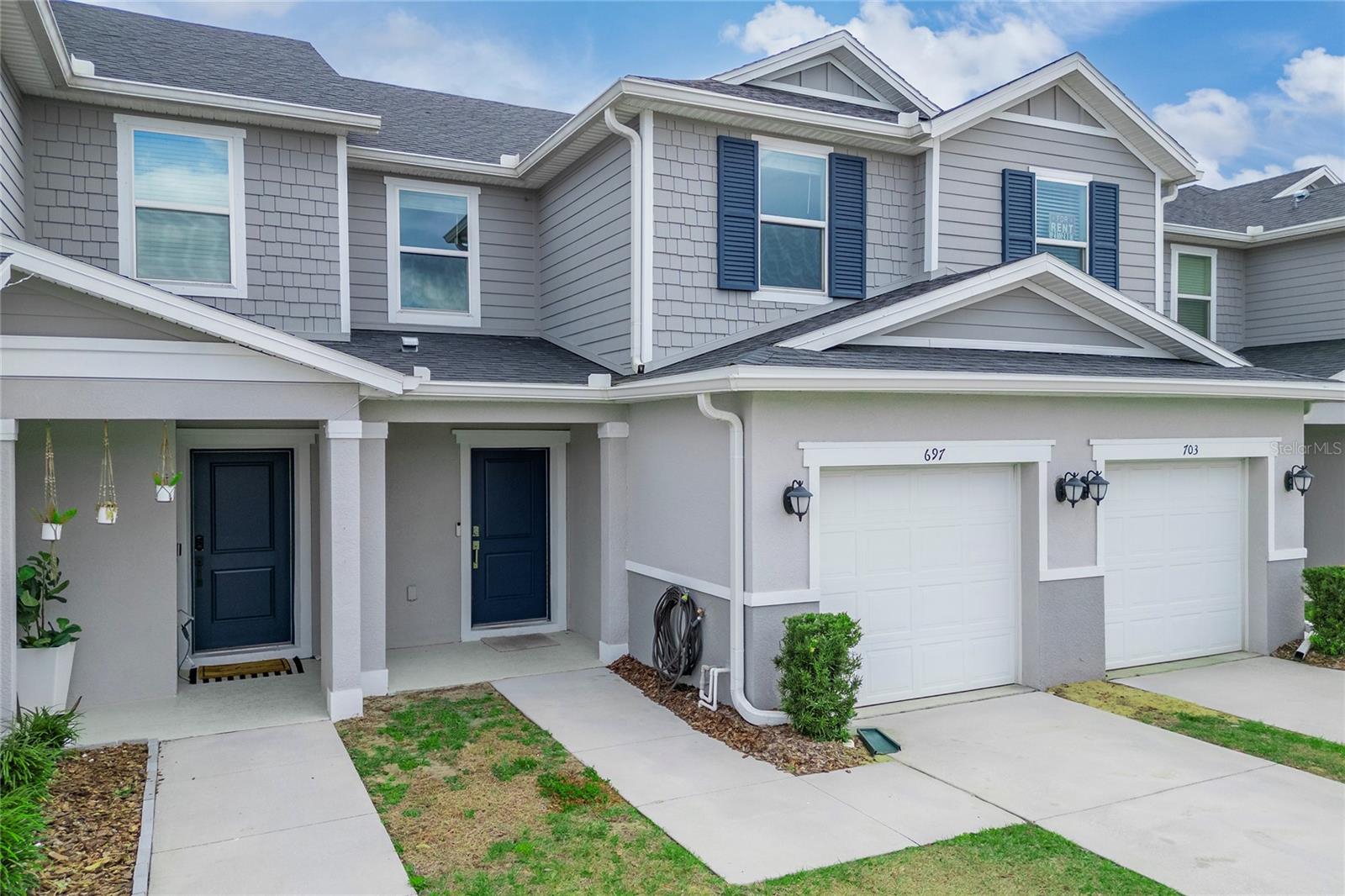 697 Stoney Pointe Circle — photo