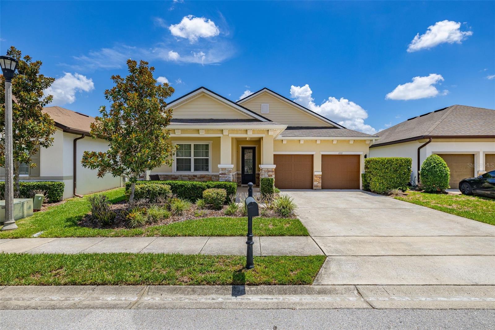 1222 Yorkshire Court — photo