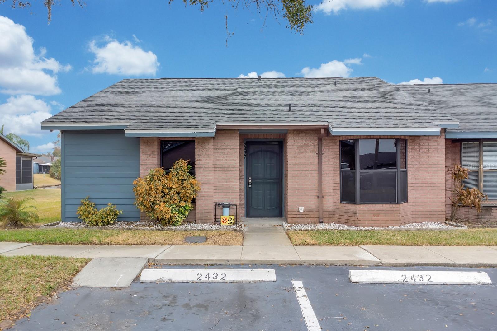 2432 King Oak Court — photo