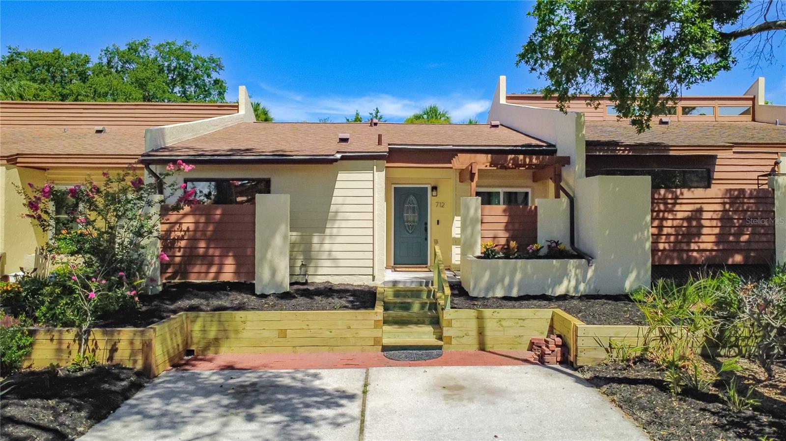 712 Teal Lane — photo