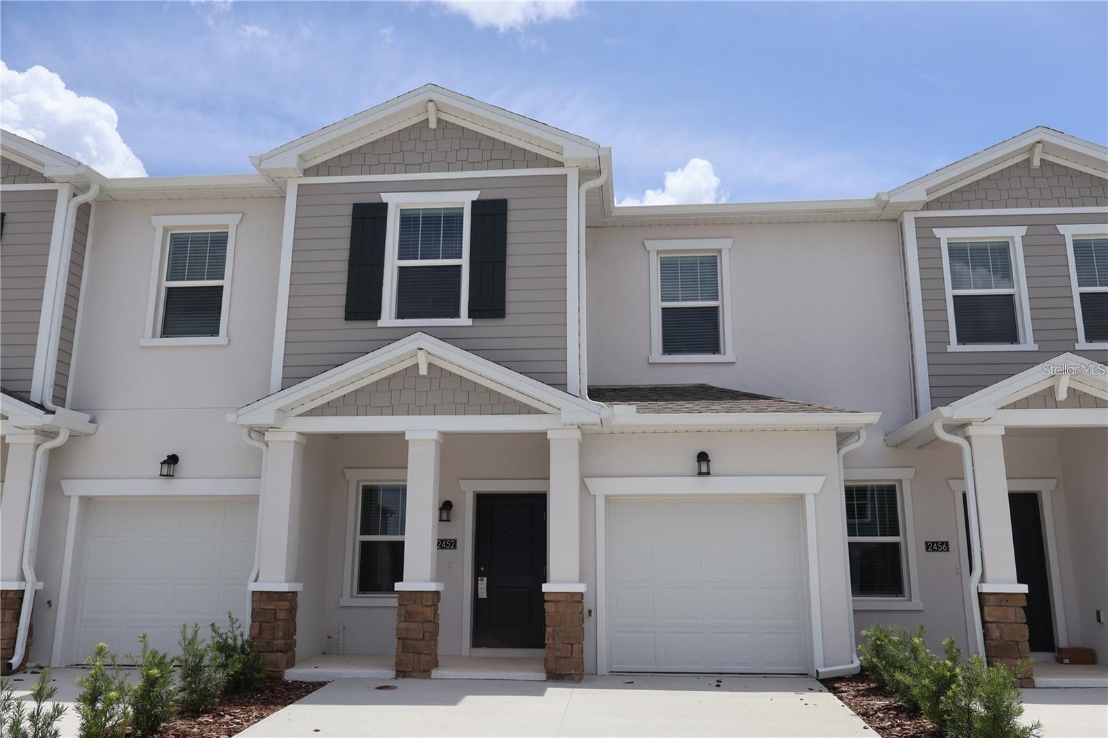 2452 Skyline Loop — photo
