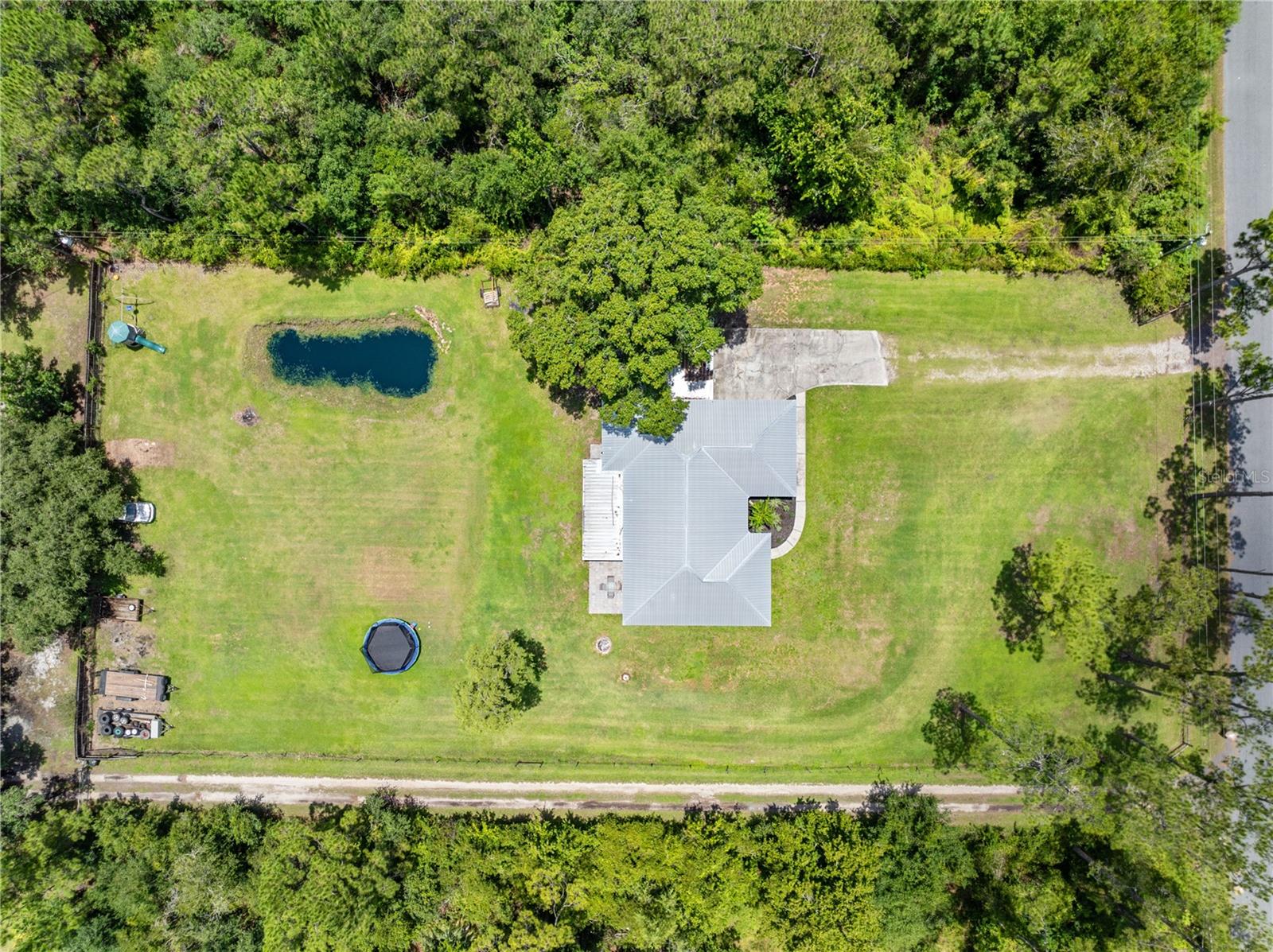 3839 Lakeview Acres Rd — photo