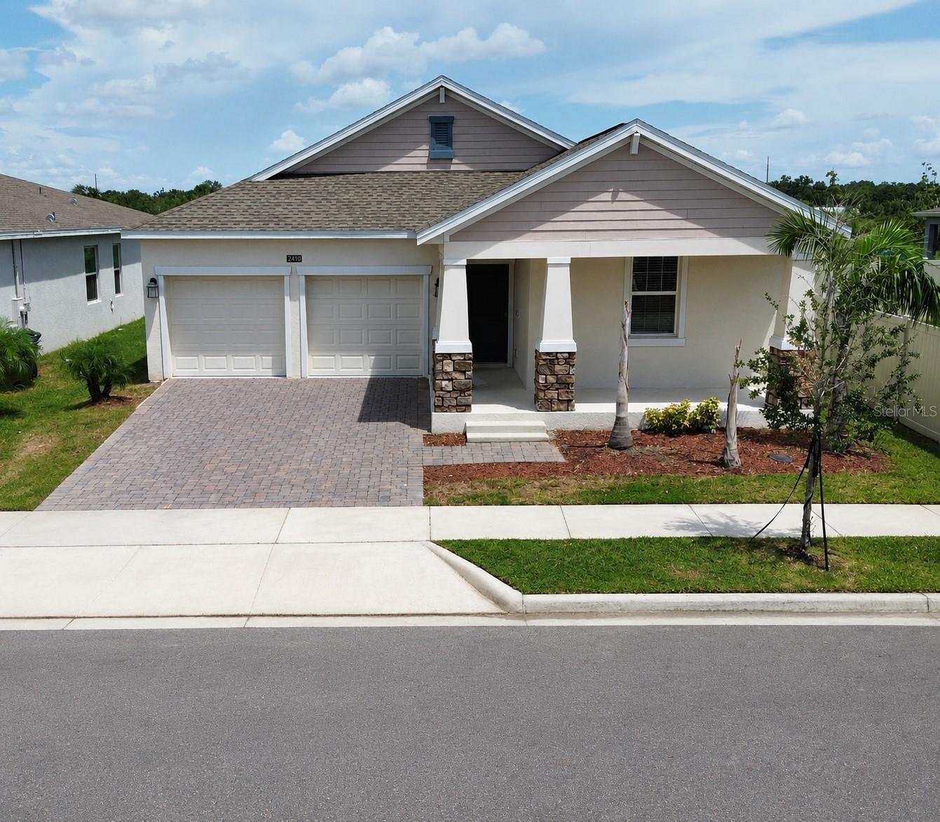 2410 Relaxing Lane — photo
