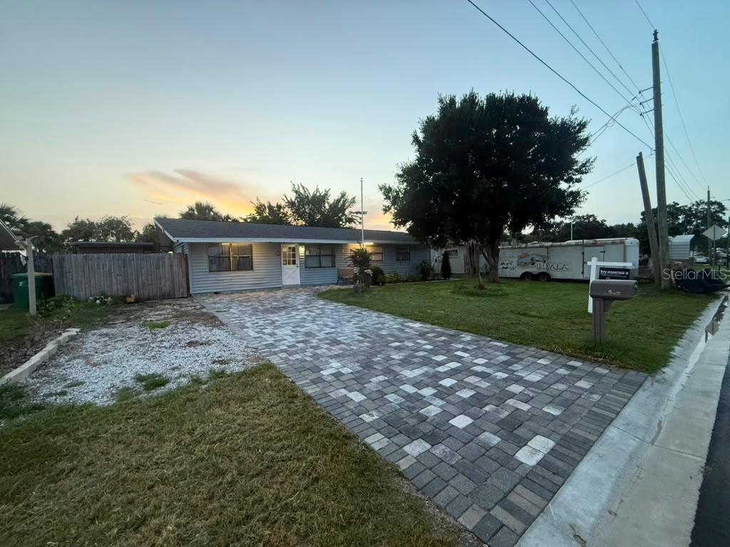 2545 Stratford Drive — photo
