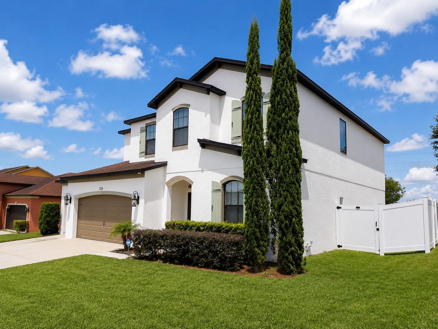726 Woods Landing Drive — photo
