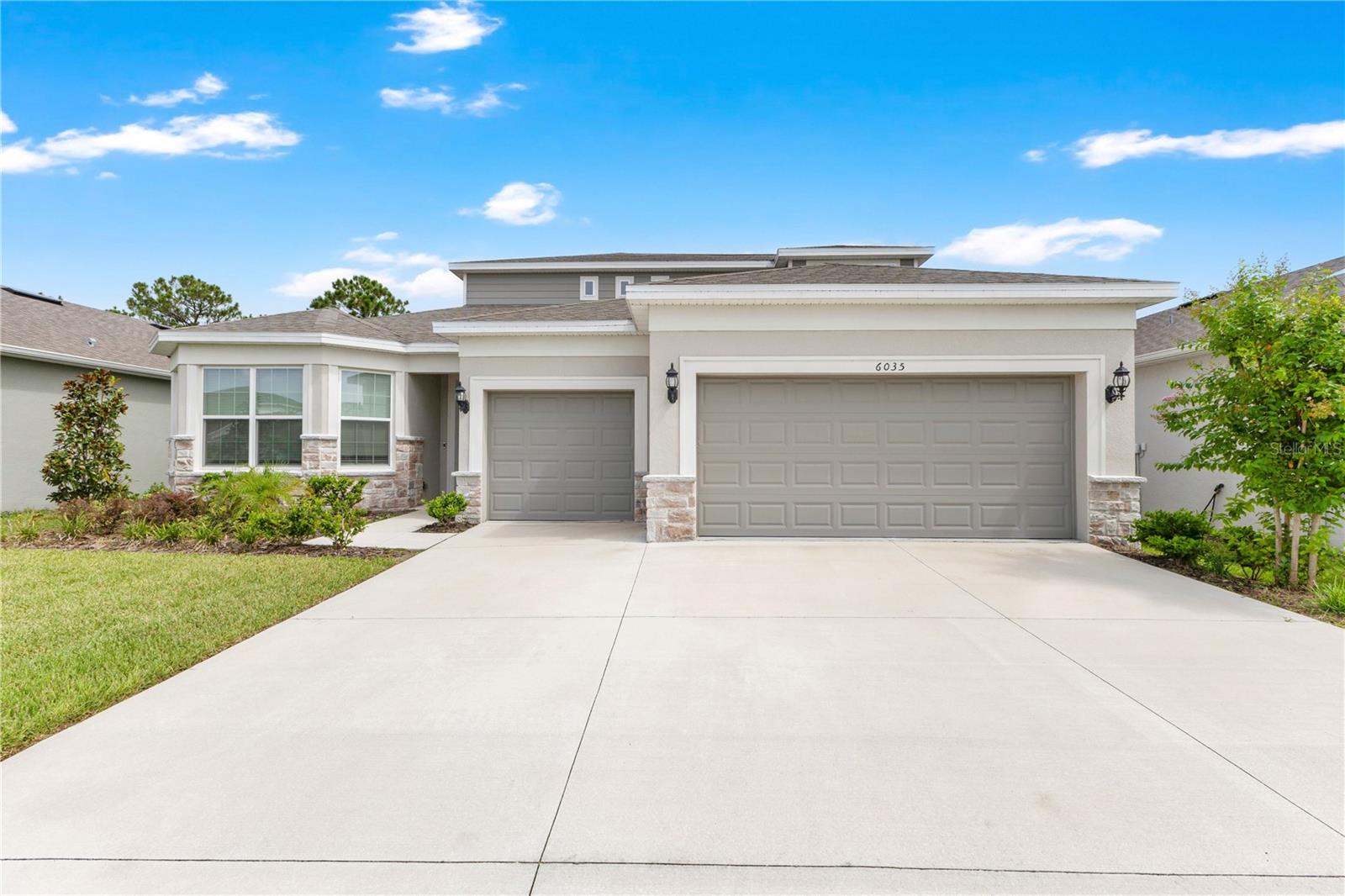 6035 Blue View Way — photo