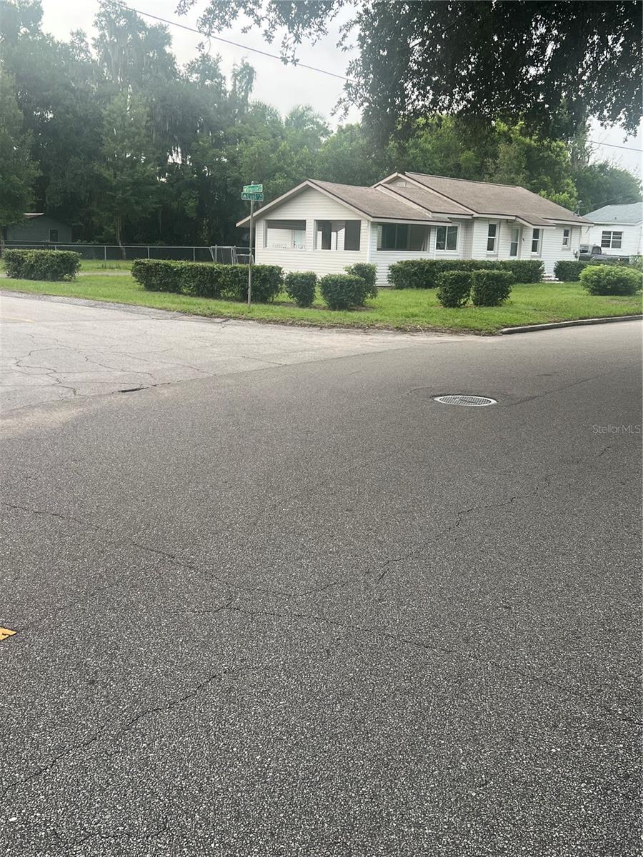 Home in BARTOW, FL 33830 — photo 3