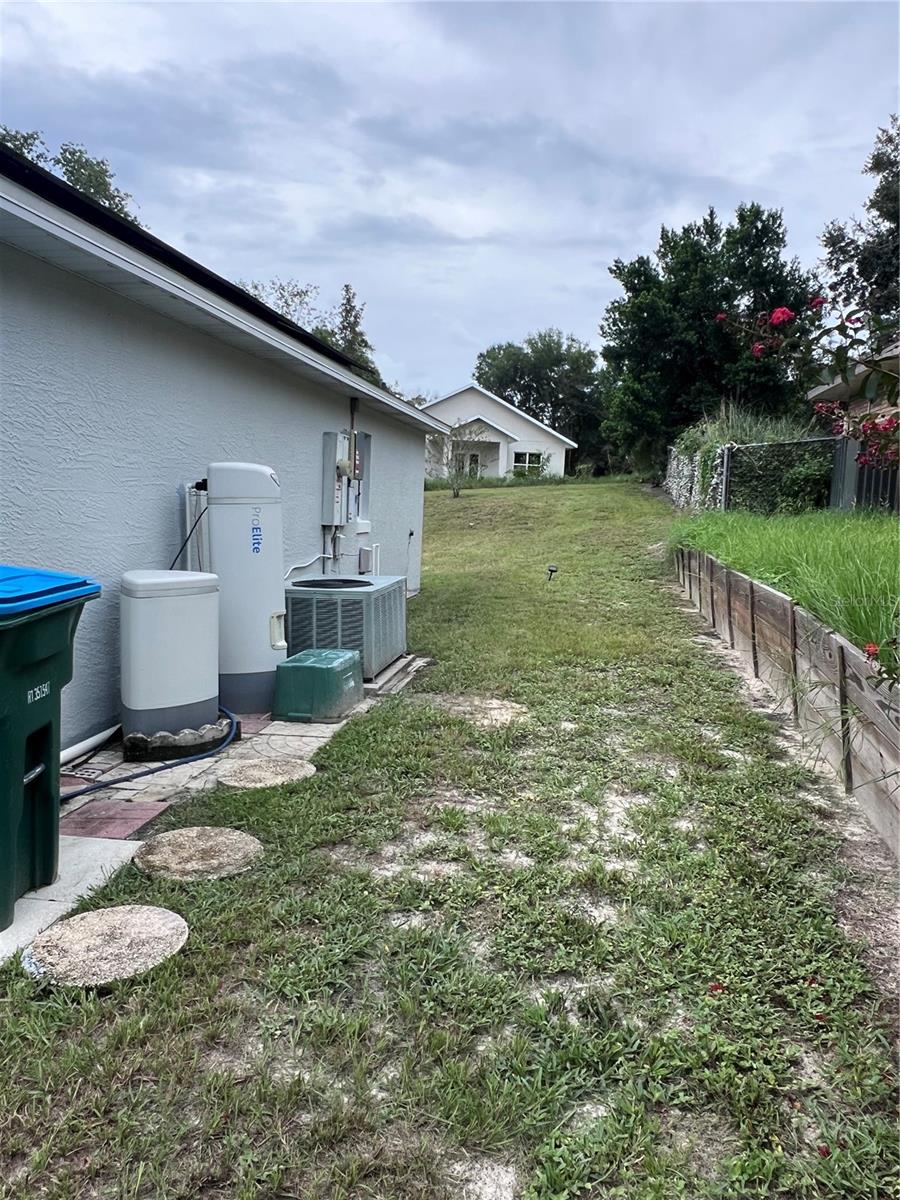 Home in DELTONA, FL 32725 — photo 2