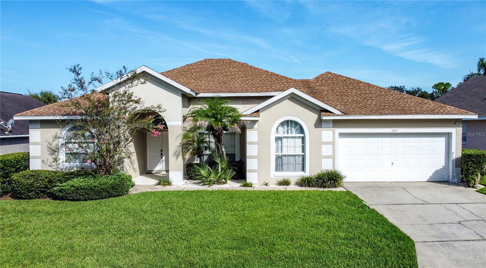 2216 Mallory Cir — photo