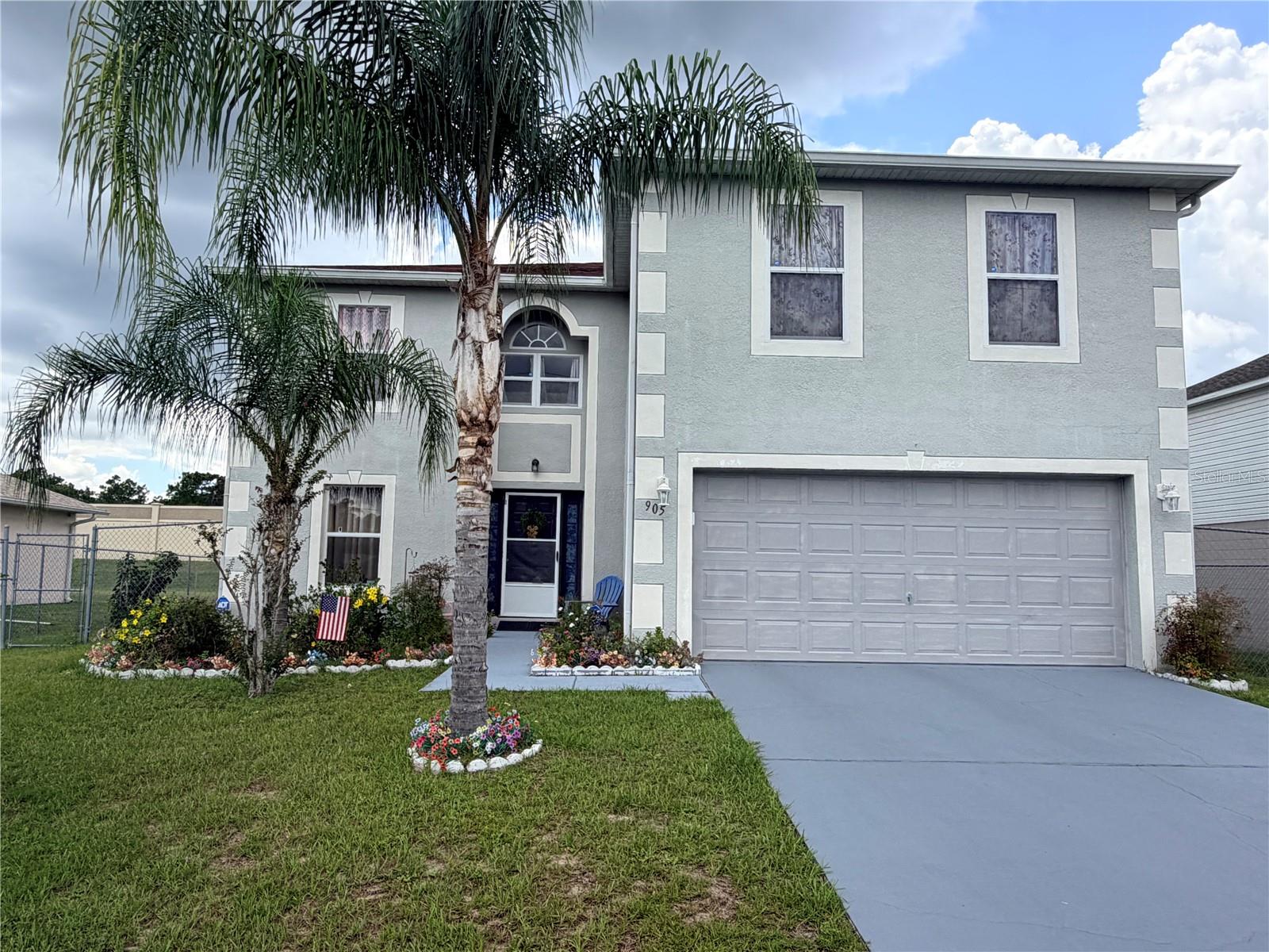 905 Gloucester Court — photo