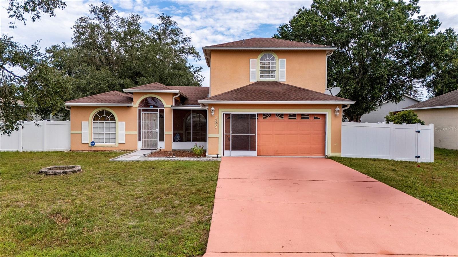 525 Finch Lane — photo