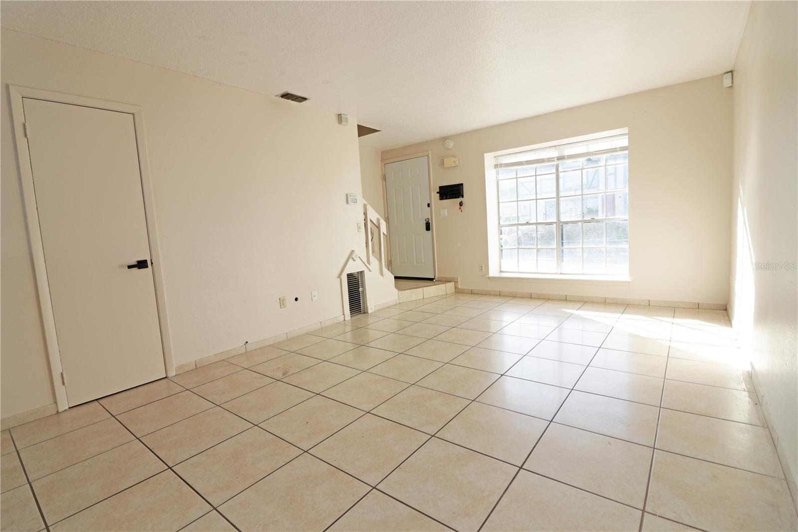 Home in KISSIMMEE, FL 34741 — photo 2