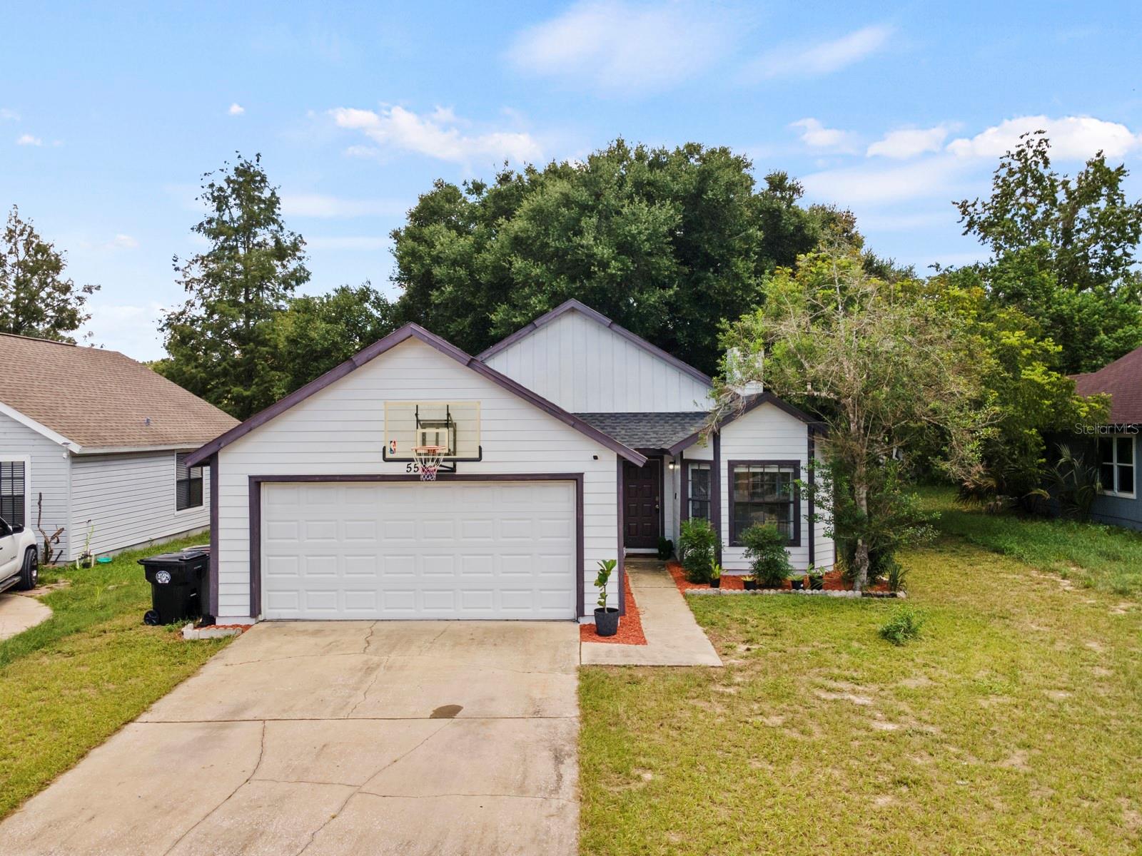 555 Swallow Court — photo