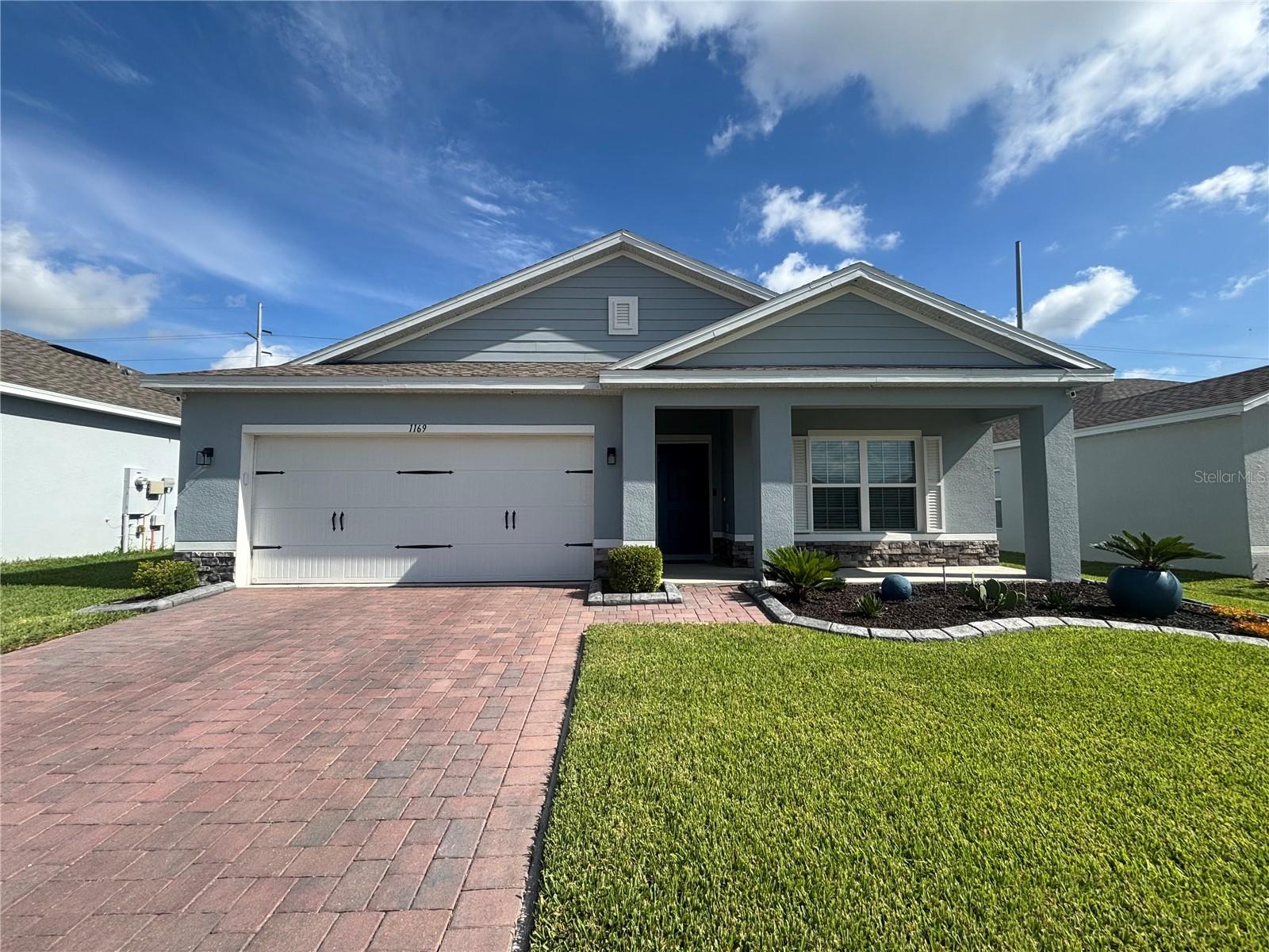 1169 Lexington Lane — photo