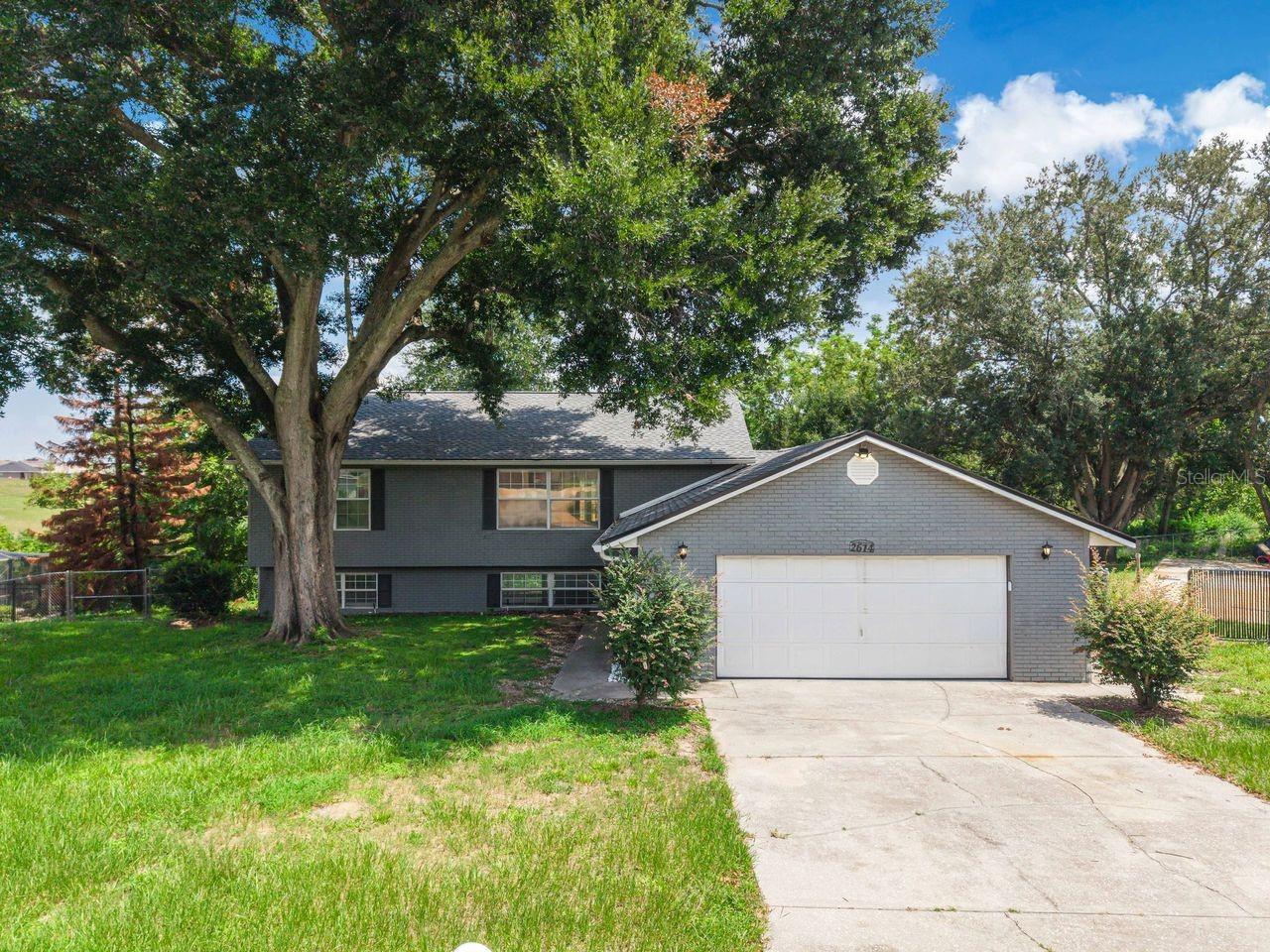 2614 Crest Drive — photo