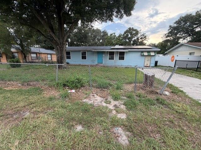 1050 Beach Lane — photo